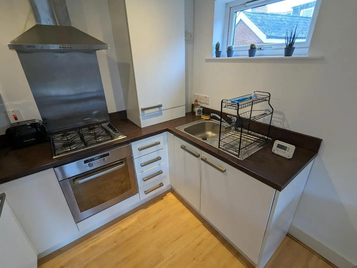 Cosy One Bedroom Apartment With Secure Parking Belfast