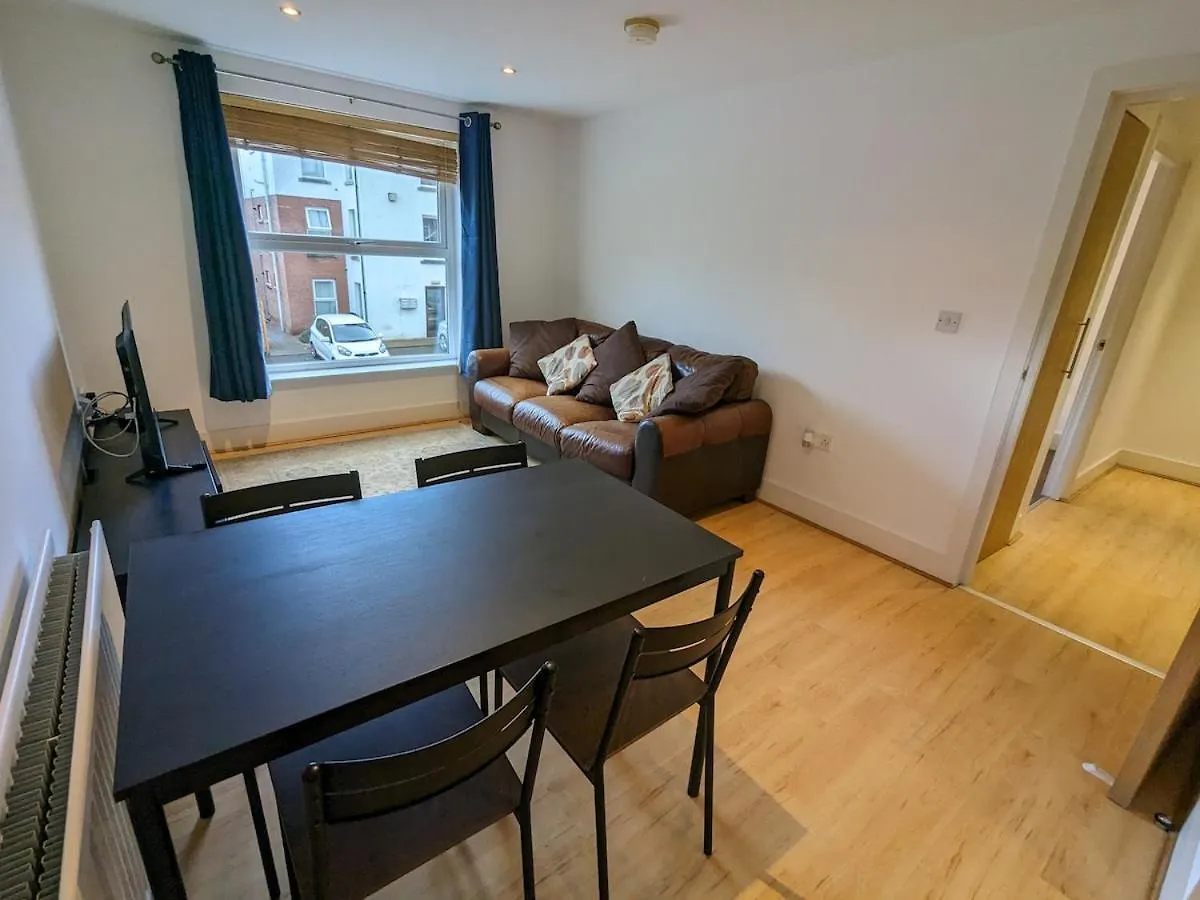 Cosy One Bedroom Apartment With Secure Parking Belfast