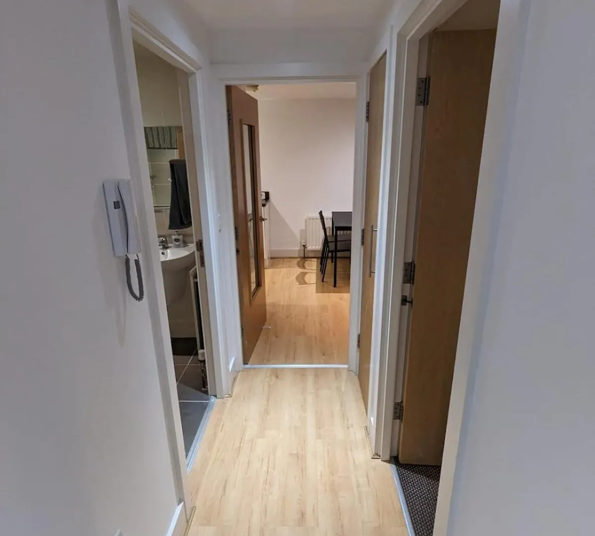 Cosy One Bedroom Apartment With Secure Parking Belfast